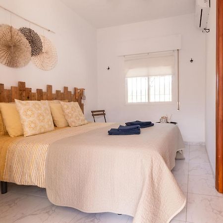 La Casa Del Burro Bed & Breakfast Нерха Екстериор снимка