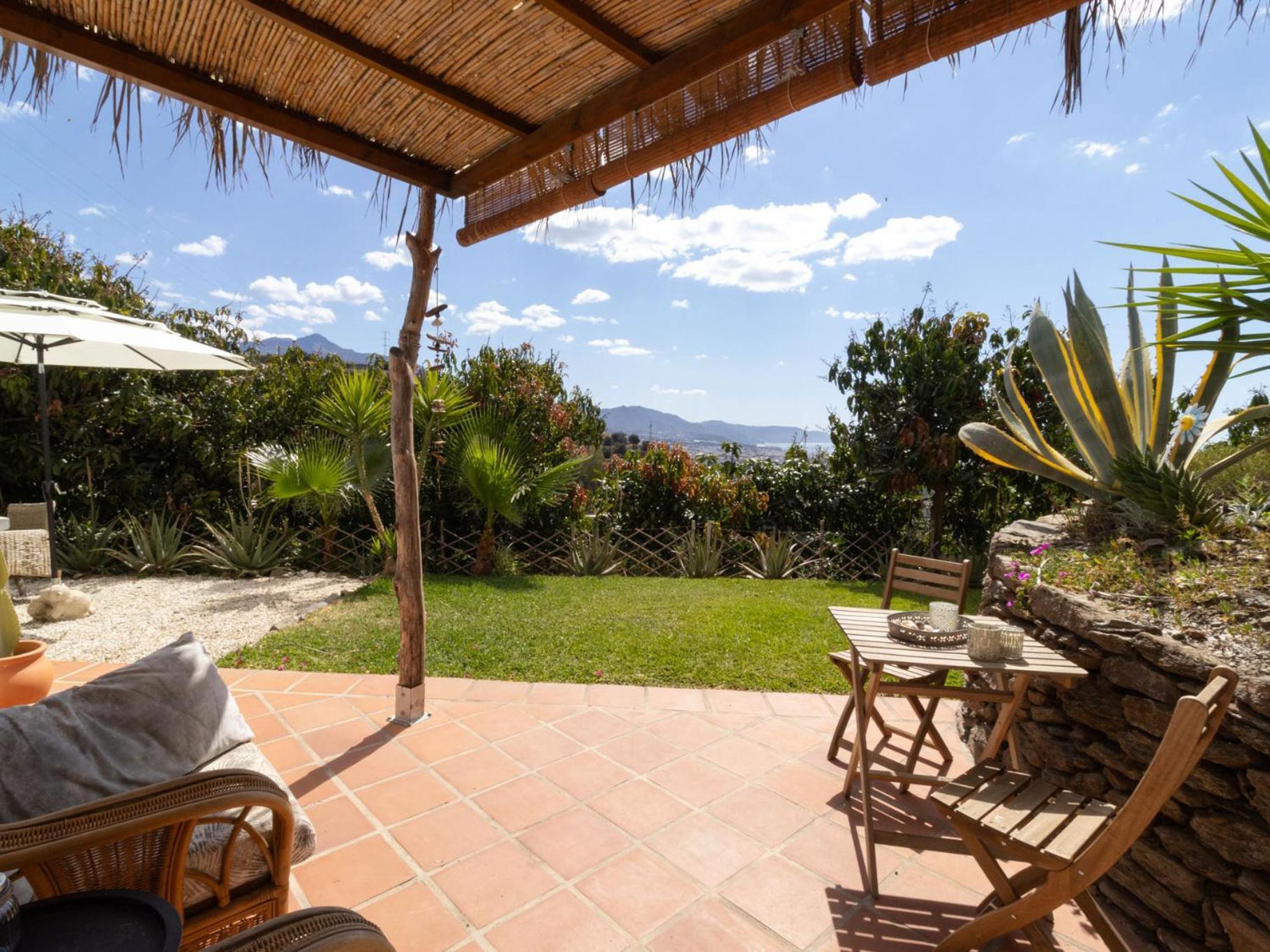 La Casa Del Burro Bed & Breakfast Нерха Екстериор снимка