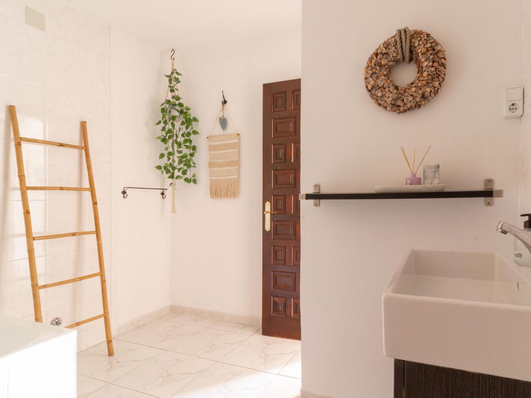 La Casa Del Burro Bed & Breakfast Нерха Екстериор снимка