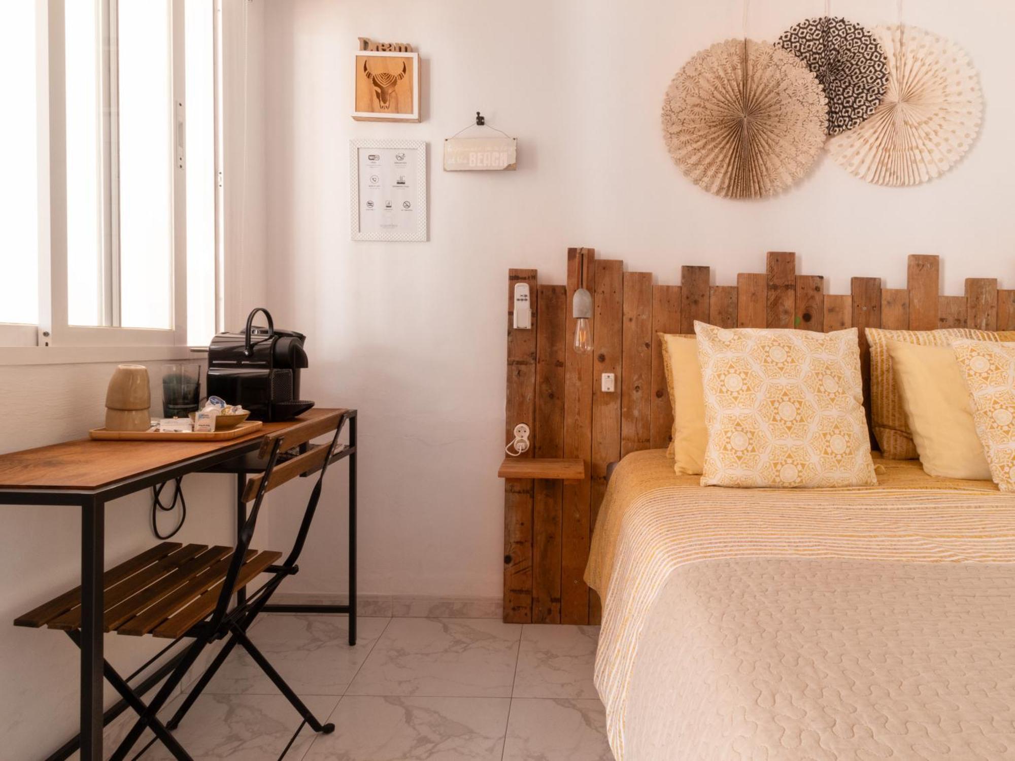 La Casa Del Burro Bed & Breakfast Нерха Екстериор снимка