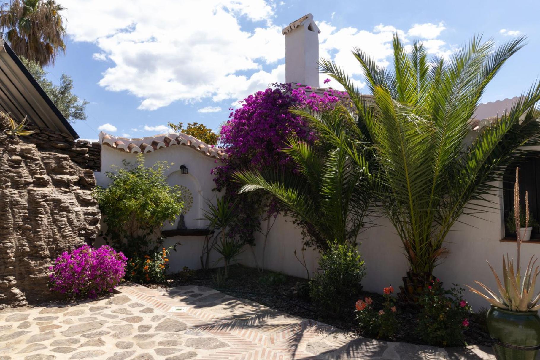 La Casa Del Burro Bed & Breakfast Нерха Екстериор снимка