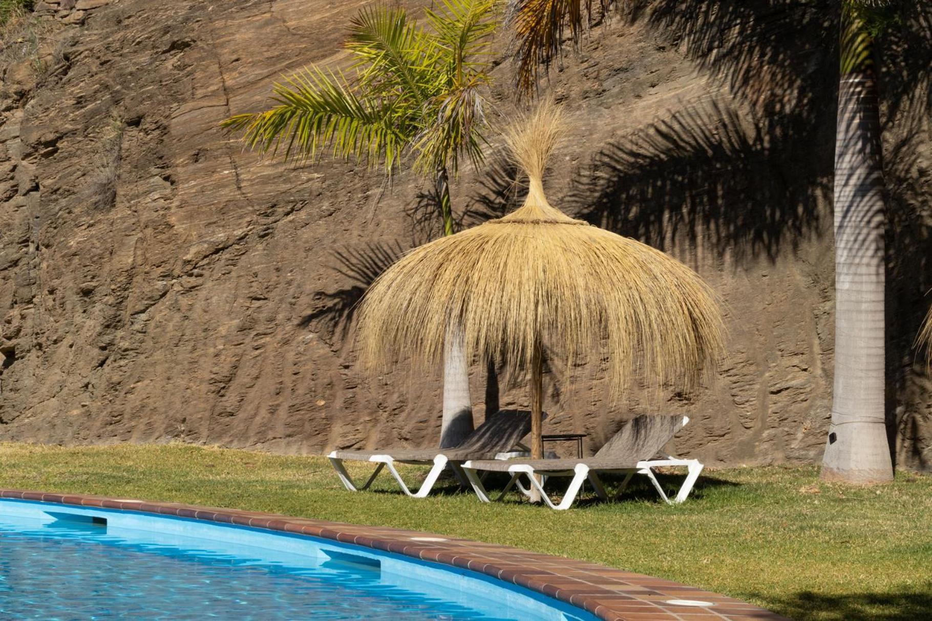 La Casa Del Burro Bed & Breakfast Нерха Екстериор снимка